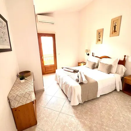 Tonia 칼라엔블레인즈